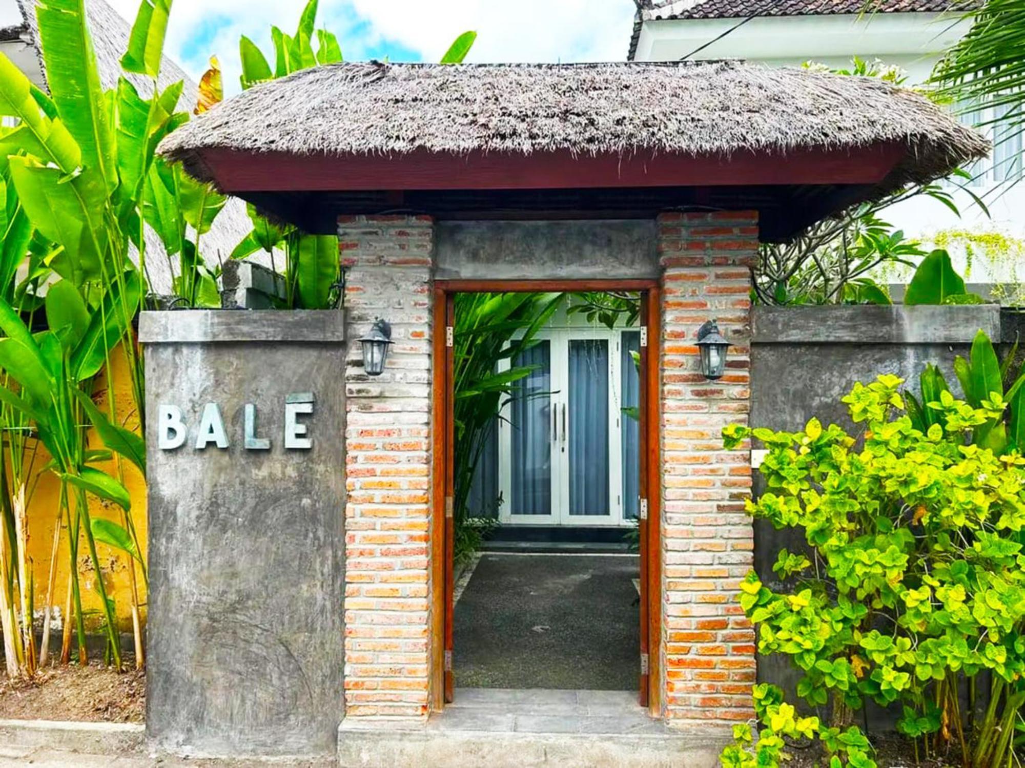Bale * Seminyak (Bali)