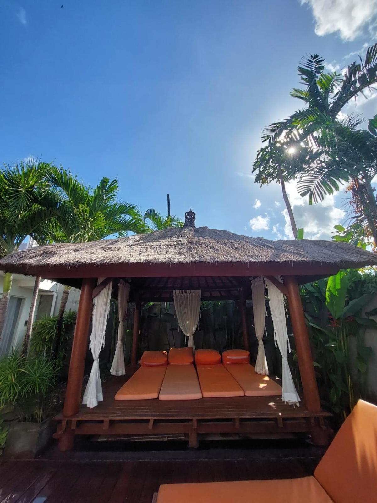 Bale Seminyak (Bali)